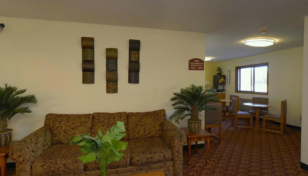 Rodeway Inn ブレイナード エクステリア 写真