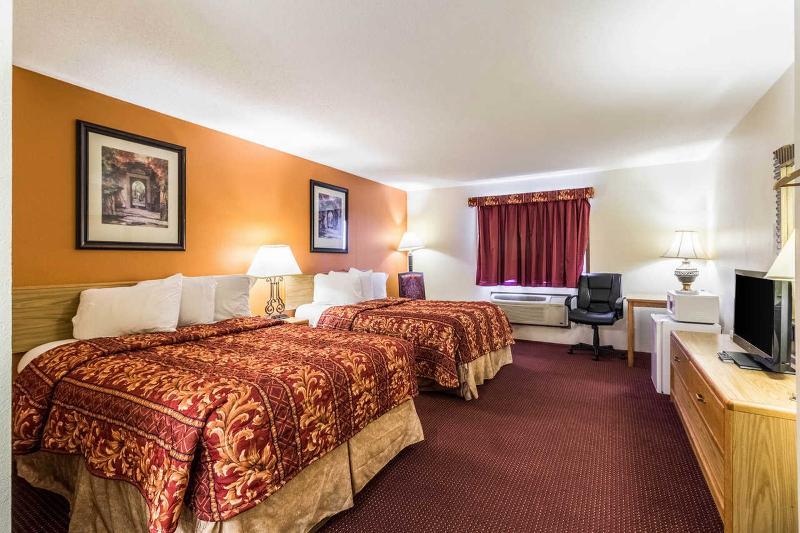 Rodeway Inn ブレイナード エクステリア 写真