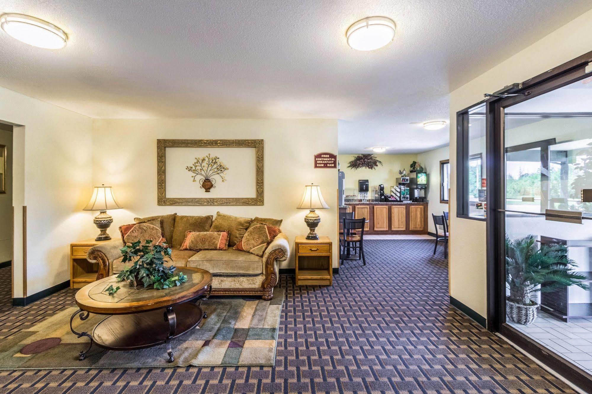 Rodeway Inn ブレイナード エクステリア 写真
